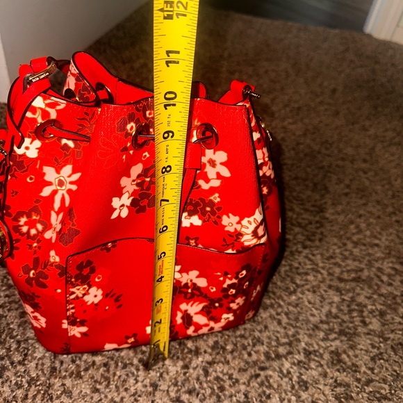 Floral Red Bucket Bag - Picture 8 of 10